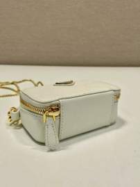 Picture of Prada Handbags _SKUfw205839546fw